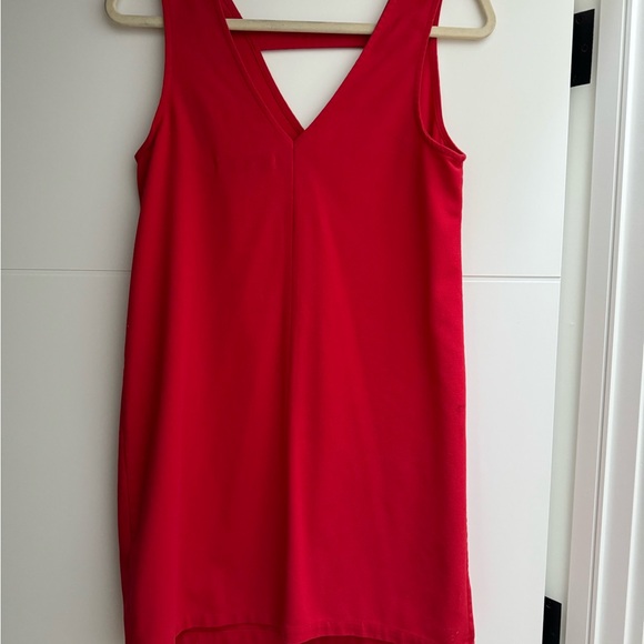 Short red dress - Picture 2 of 3